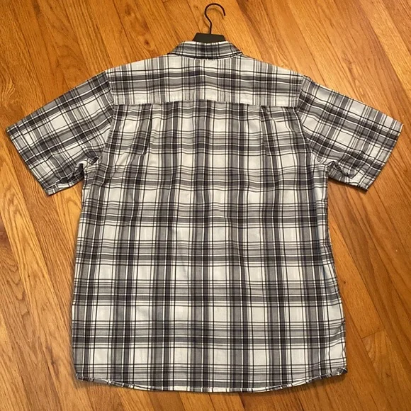 The North Face Short Sleeve - Picture 3 of 13